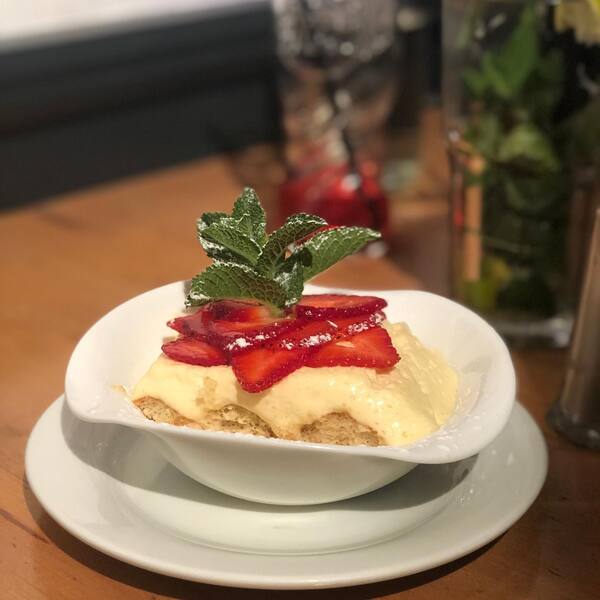 Tiramisu fraise - Restaurant Le Oulala halal Paris